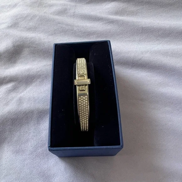 Swarovski cuff bracelet with crystals - Picture 2 of 4